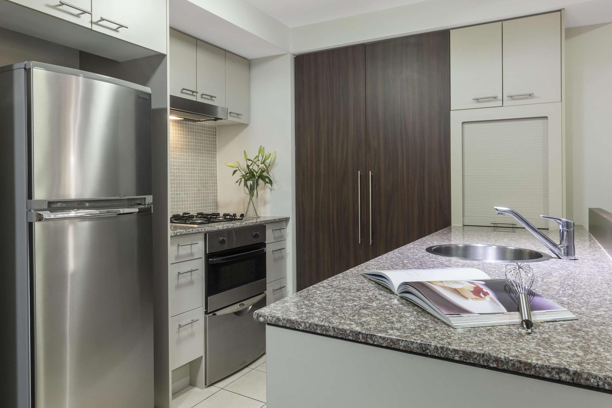 Oaks Brisbane Aurora Suites Bagian luar foto