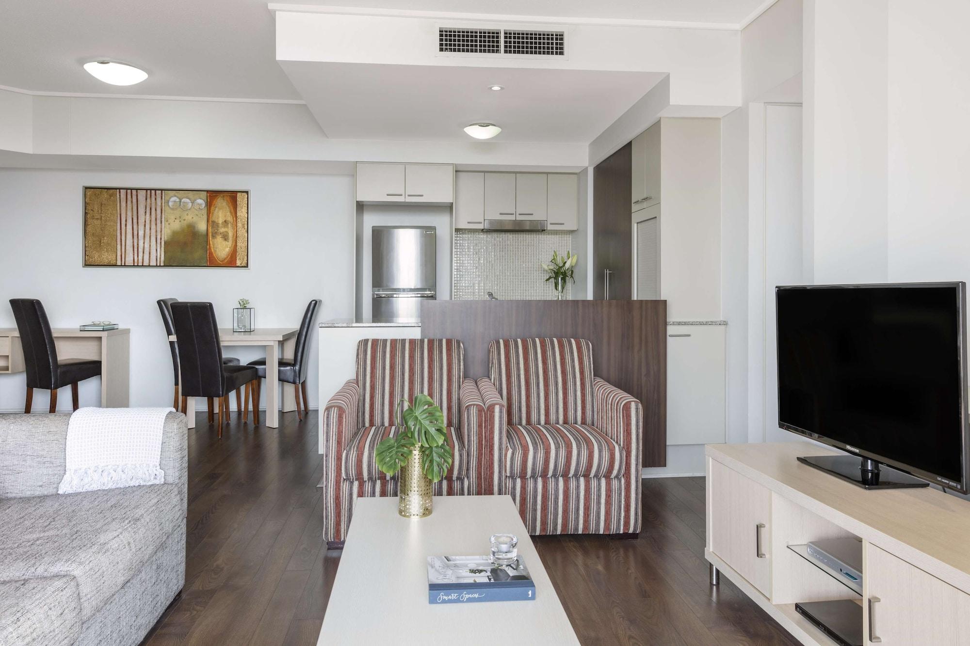Oaks Brisbane Aurora Suites Bagian luar foto