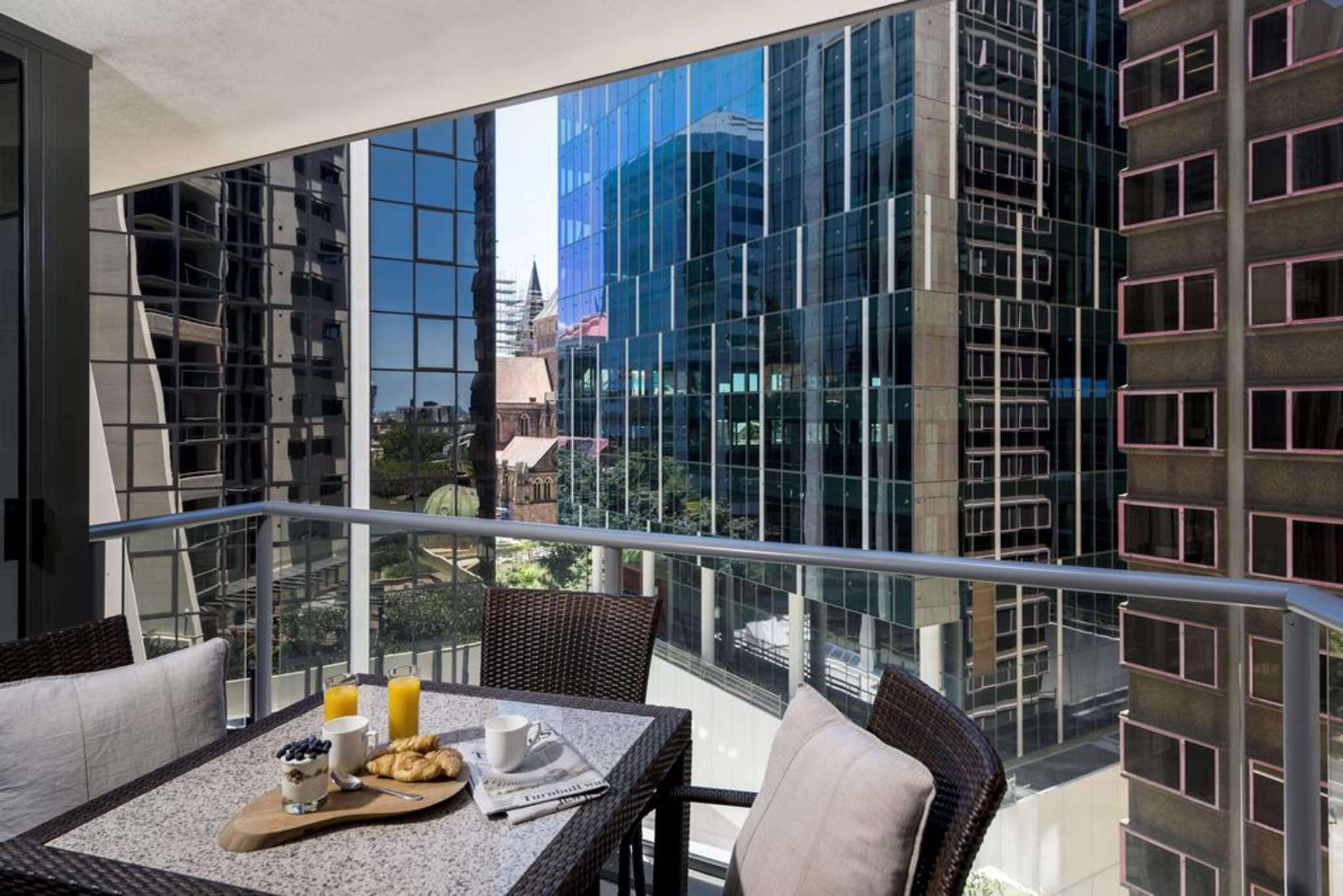 Oaks Brisbane Aurora Suites Bagian luar foto
