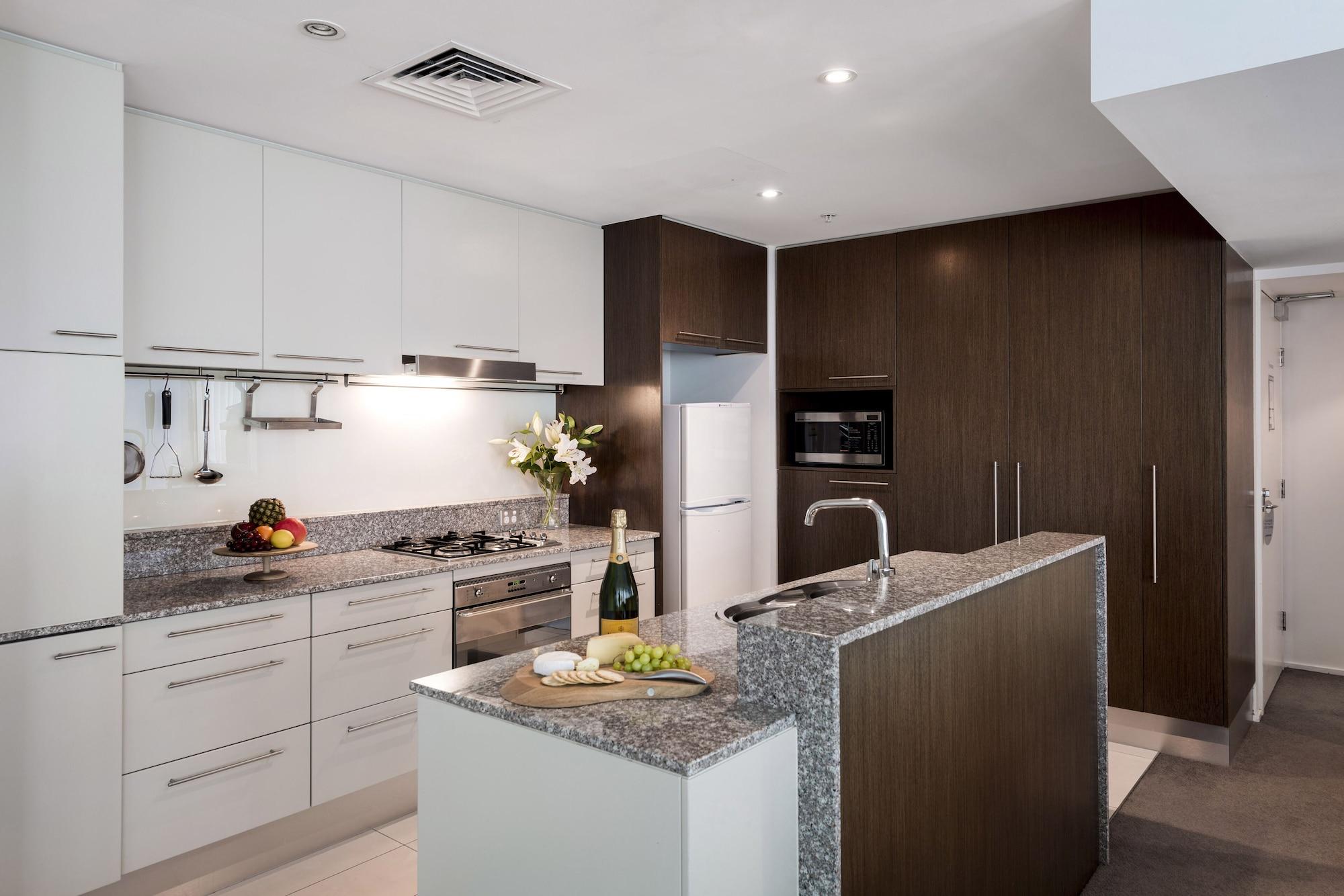 Oaks Brisbane Aurora Suites Bagian luar foto